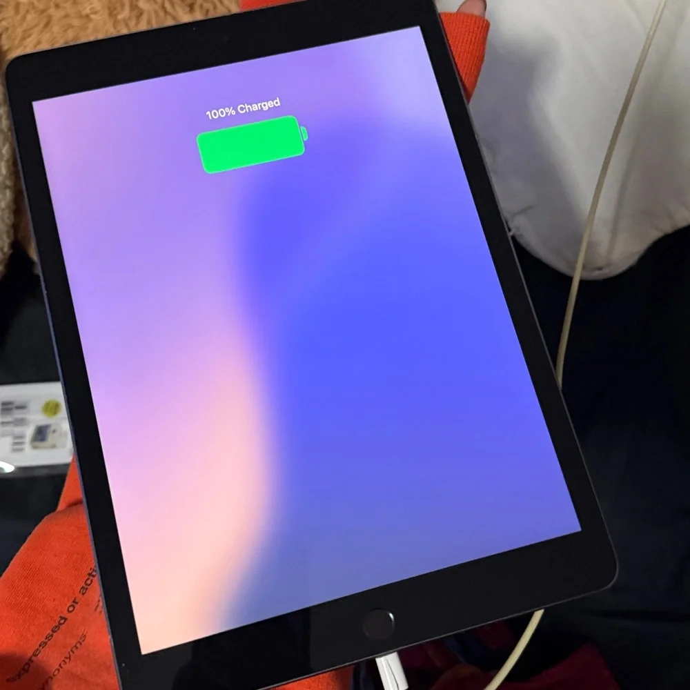 7th Gen Ipad 32G silver